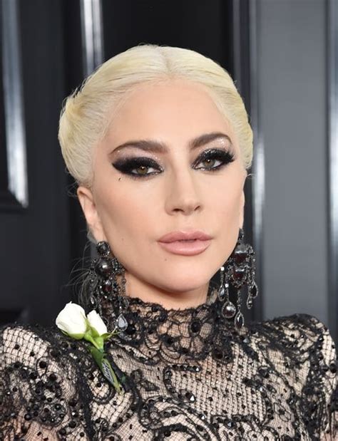 Best Hair and Makeup Looks From the Grammy Awards 2018 - Grammys Red ...