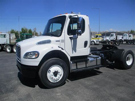 2016 Freightliner M2 106 Single Axle Day Cab Truck Cummins 300hp Automatic For Sale 4 967