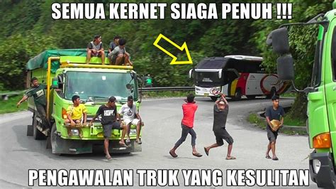 Siaga Penuh Detik Detik Kernet Lompat Dari Atas Truk Dan Stop Bus NPM