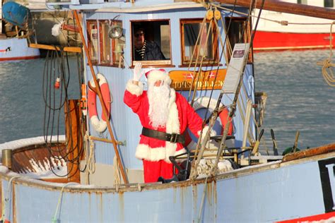 Julemanden Kommer Sejlende Til Hirtshals