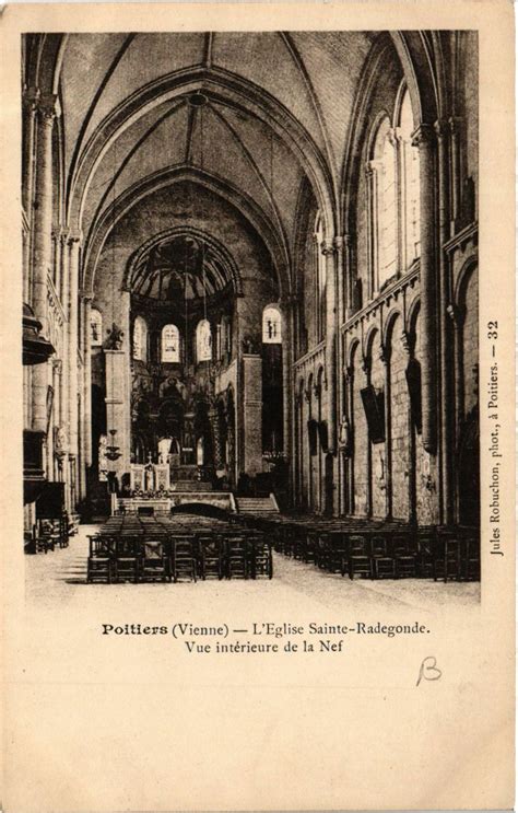 Meaux La Cathedrale Commercée au Xiii siecle continuée aux Xiv à