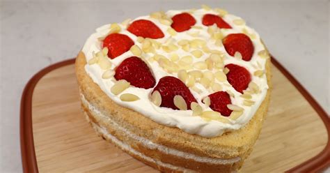 Strawberries And Cream Naked Cake No Baking Powder