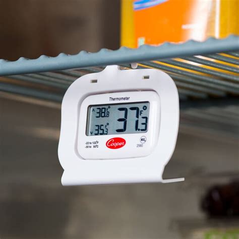 Cooper Atkins 2560 Digital Refrigerator Freezer Thermometer