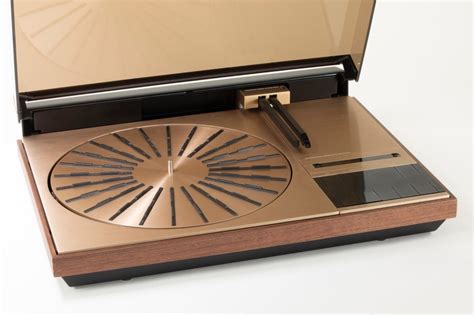 Bang Olufsen Beogram 4000c Recreated Bespoke Edition Το πικάπ που