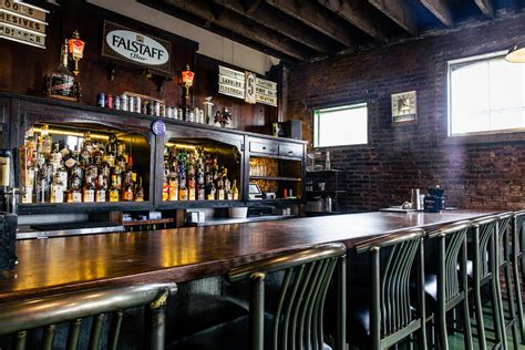 23 Best Bars in St. Louis in 2023 by MyBartender | The Vendry