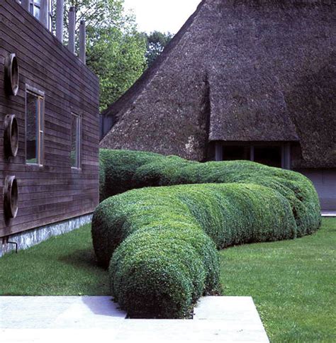 An Unusual Take On The Belgian Garden Hedge Its Organic Designed