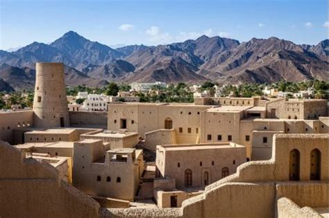 Exploring the Beauty and Elegance of Traditional Omani Architecture ...