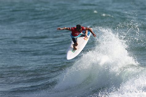 Surfe Talo Ferreira E Medina Avan Am Para Oitavas No M Xico