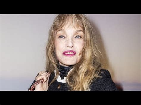 Je suis née en Arielle Dombasle répond enfin précisément à la question