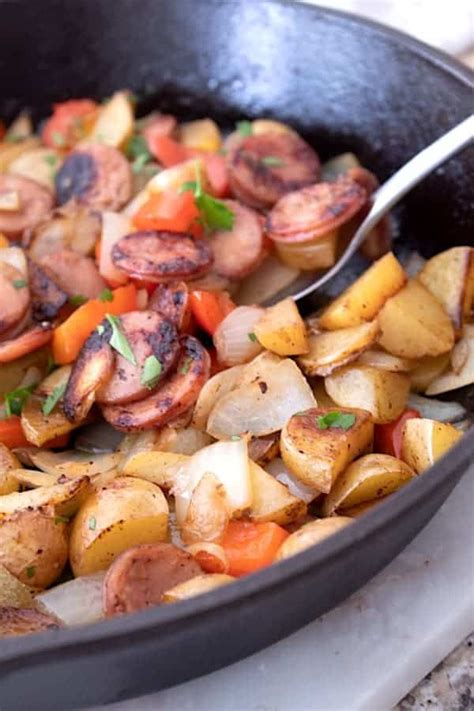 Easy Sausage And Potato Skillet Sausage Recipes Potatoes Sausage And Potatoes Skillet