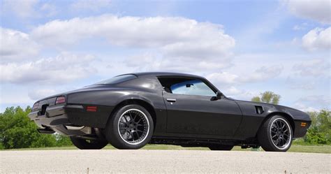 Black Beauty: 1970 Pontiac Firebird Formula Restomod