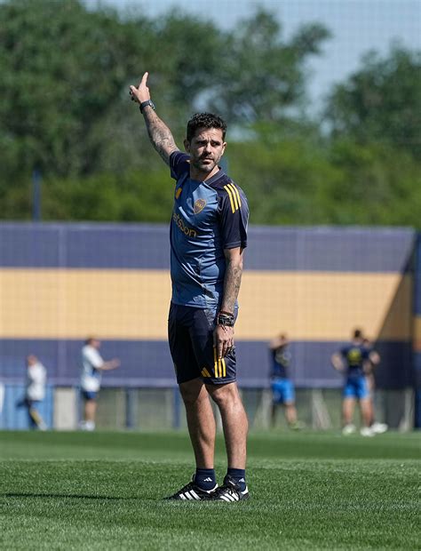 Fernando Gago deja de ser DT de Boca Juniors tras derrota contra River