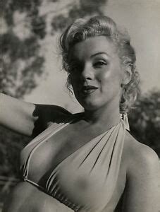 OVERSIZED 1950 VINTAGE VERY RISQUE MARILYN MONROE BIKINI PHOTO PIN UP