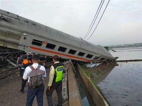 PT KAI Semua Penumpang Selamat Empat Petugas Meninggal Dunia Akibat