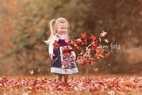 Kristen Fotta Photography | A vibrant and colorful Fall Baby Photo Ideas