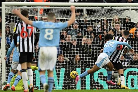 De Bruyne Inspires Man City Comeback To Stun Newcastle Close On