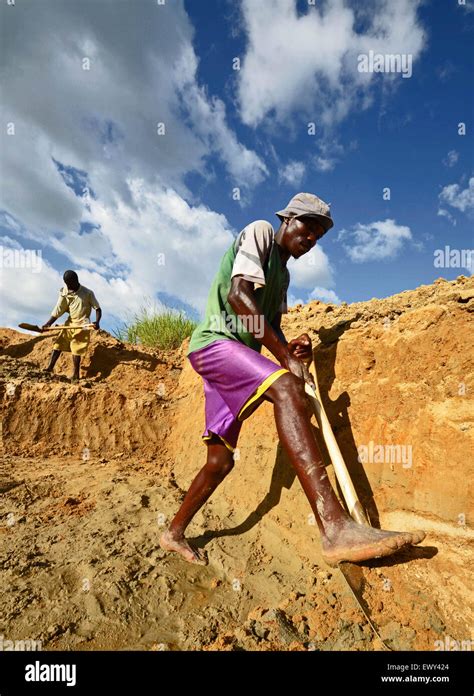 diamond mining in Kono, Sierra Leone Stock Photo - Alamy