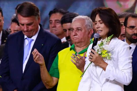 Ao Lado De Bolsonaro E Michelle Senador Izalci Lucas Se Filia Ao PL Em