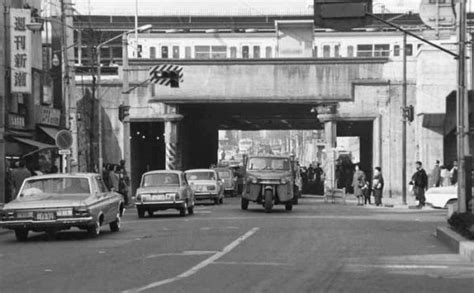 東京都 昭和41年 中野駅ガード下の古写真 昔の写真のあの場所は今どうなっている？昔と今を比較する写真ギャラリー「今昔写語」