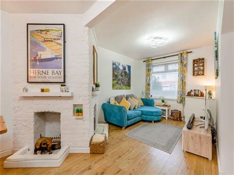 The Beach House Ref Uk41390 In Herne Bay Pet Friendly Cottage