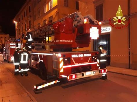 Serina Incendio In Una Palazzina Evacuato Un Appartamento