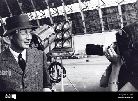 Roy Thinnes With Wife Lynn Loring While He Filming Hindenburg At El