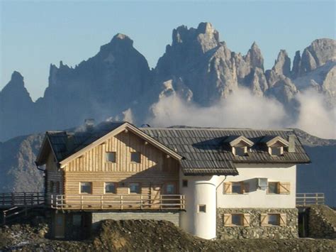 Mountain Huts And Refuges Bergvagabunden H Tte Pozza Di Fassa Val Di