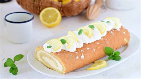 Biscuit roulé au citron facile avec une délicieuse crème