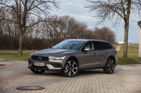 Test Volvo V60 Cross Country D4 Awd Geartronic Alles Auto