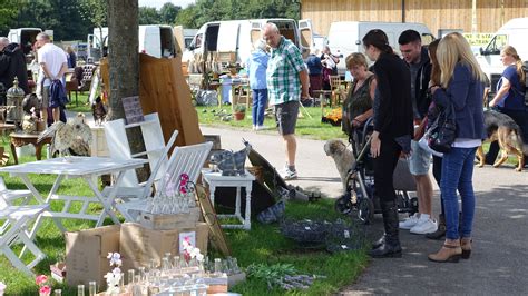 Newbury Antiques Fair Berkshire Uk Newbury Antique Fairs Antiques