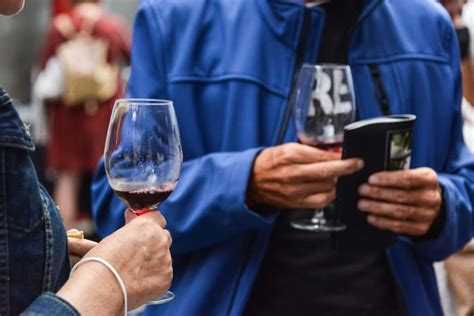 Vem A Uma Feira De Vinhos De Pequenos Produtores Portugueses