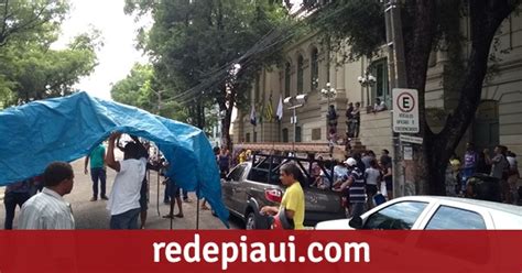 Fam Lias De Ocupa O Acampam Em Frente A Sede Da Prefeitura