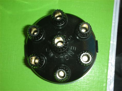 Distributor Cap Lucas Dm Dmbz A Cyl Screw In Acorns Vauxhall