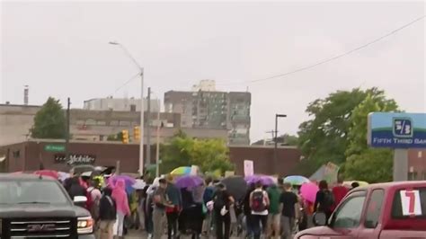 Protesters Push Back Against Federal Presence In Detroit Youtube