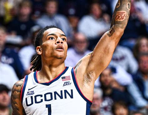 Uconn Hoops Huskies Shake Off Rust In Charity Exhibition Against Uri