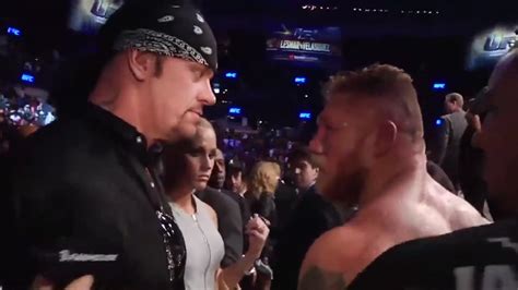 L Undertaker et Brock Lesnar ont un échange très tendu à l UFC 121