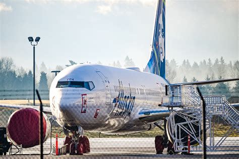 Alaska Airlines Flight Attendants Vote To Strike For First Time In 30