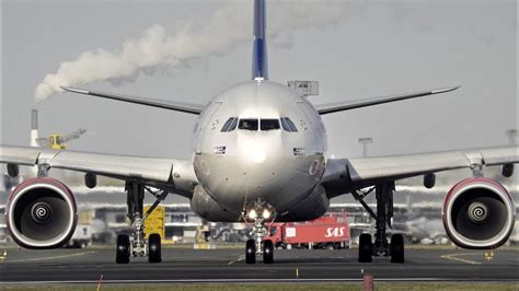 Close Up Sas Airbus A330 300 Powerful Take Off From Copenhagen Airport Youtube