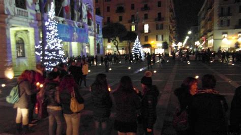 Si Inizia Con Il Grande Albero Di Natale A Capodanno Arriva Irene