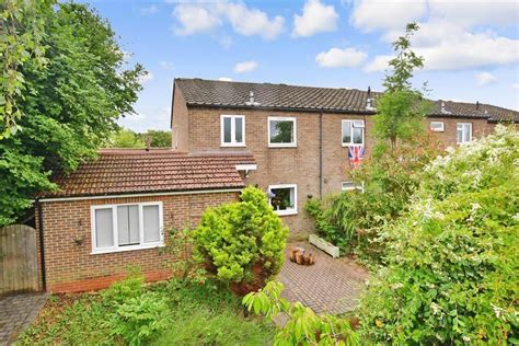 3 Bed Semi Detached House For Sale In Cobham Close Wallington Surrey