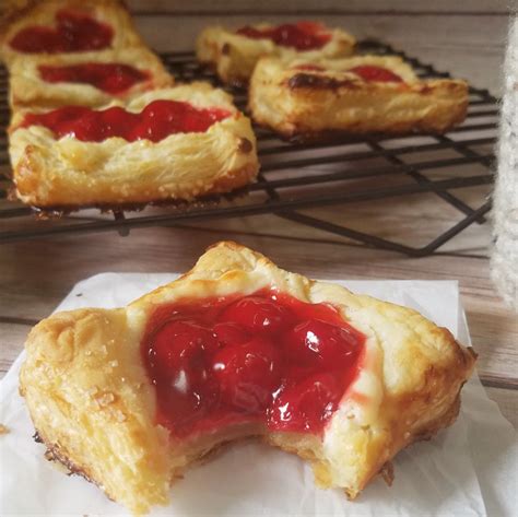 Easy Cherry Danish Recipes Using Puff Pastry Puff Pastry Desserts Cherry Desserts