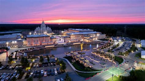 Swaminarayan Akshardham, largest Hindu temple outside India inaugurated ...