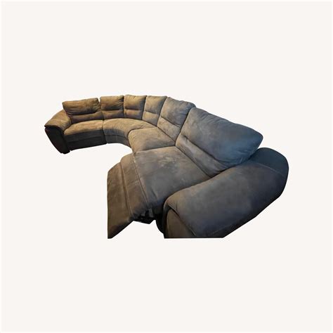 Raymour & Flanigan 2 Electric Recliners Sectional - AptDeco