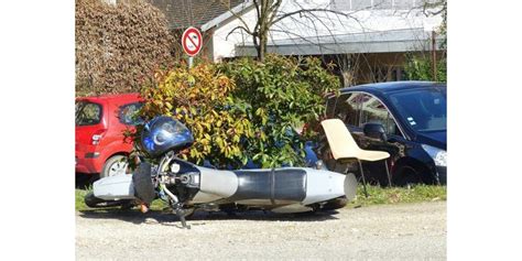 Faits Divers Express Un Jeune Moto Bless Dans Une Collision