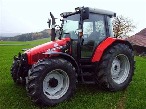 Massey Ferguson 6255 Traktor