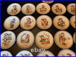 COMPLETE SET Of GOEBEL M J HUMMEL ANNUAL COLLECTOR PLATES 1971 1995