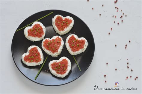 Tartine Con Uova Di Lompo S Valentino Una Cameriera In Cucina