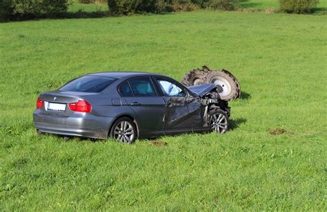 Traktorunfall Wegen Riskantem Berholman Ver Audifahrer Will Fl Chten