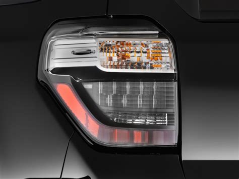 Image 2015 Toyota 4runner Rwd 4 Door V6 Limited Natl Tail Light