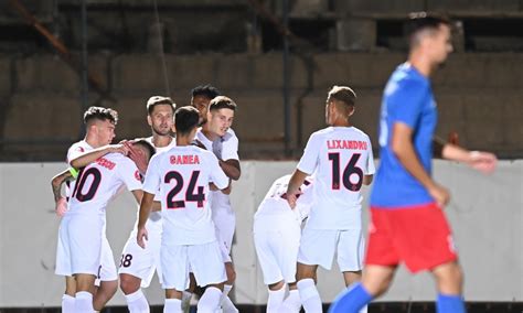 Fcsb N Echipament De S Rb Toare La Meciul Cu Cfr Cluj N Ce Culoare